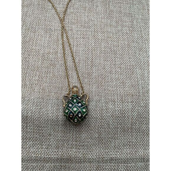 Vintage Jewelry Gorgeous Avon Green Enamel and Rhinestone Jug Necklace - Picture 6 of 13